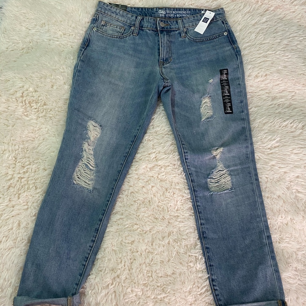 Gap Boyfriend Fit jeans size 4/27 R
